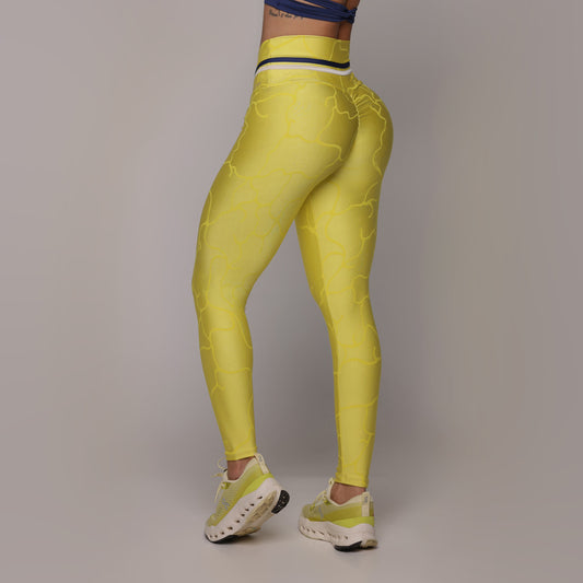Jac Amarelo empina bum bum leggings