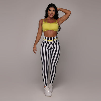 Shania empina bum bum leggings