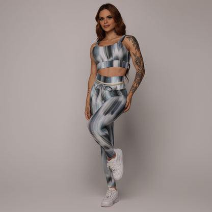 Cassy empina bum bum leggings