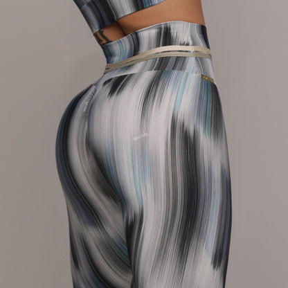 Cassy empina bum bum leggings