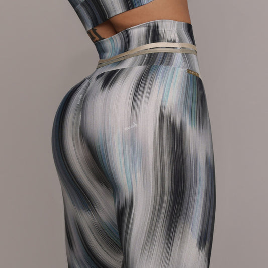 Cassy empina bum bum leggings