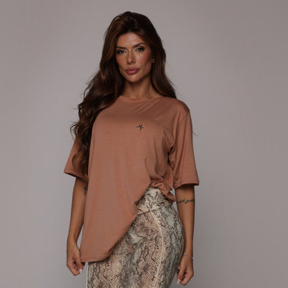 Canela oversized  (camiseta básica)