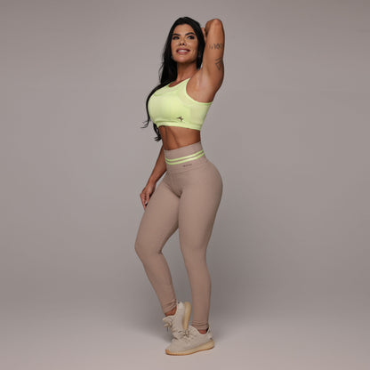 Las Vegas Nude empina bum bum leggings