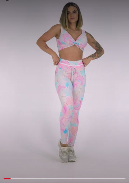 Patty Rosa empina bum bum leggings