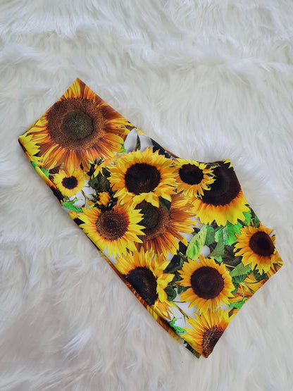 Los Girasoles Short