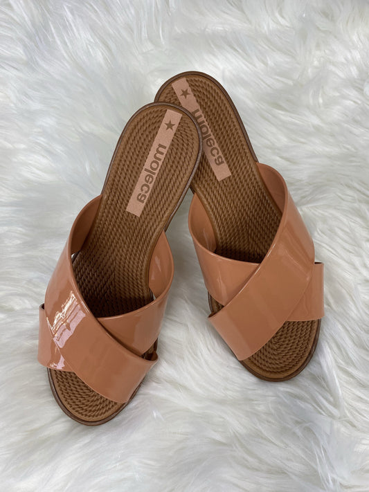 The coral Sandals